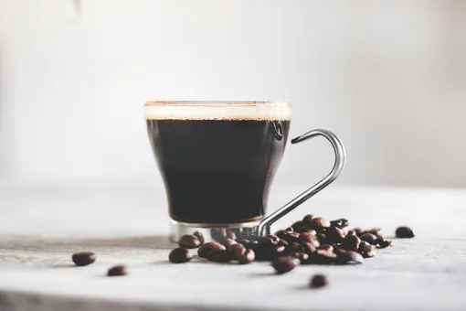 Почему нельзя пить кофе натощак: мнение диетолога