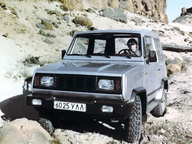 1988 год, УАЗ-3171 «Симбир». Одна из опытный версий почти русский «Ленд-Ровер».