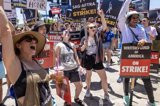 В Голливуде может начаться новая забастовка: на этот раз работники требуют пенсий и медицинского обеспечения