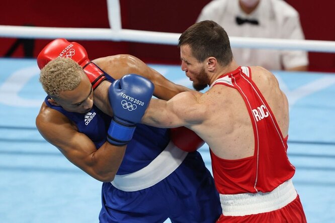 Российский боксер объявил о завершении любительской карьеры после олимпийской бронзы