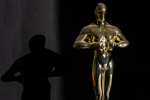 Необычный тест по «Оскару» для настоящих киноманов: попробуйте угадать фильм по одной статуэтке