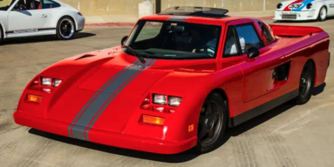 Mosler Consulier GTP/Intruder/Raptor (1985/1993). Три вариации одного из самых странных суперкаров, когда-либо увидевших свет. Несмотря на неприглядную внешность, попахивающую дешёвым серийным производством, спорткары Mosler могли похвастать кевларовым корпусом и великолепной управляемостью.