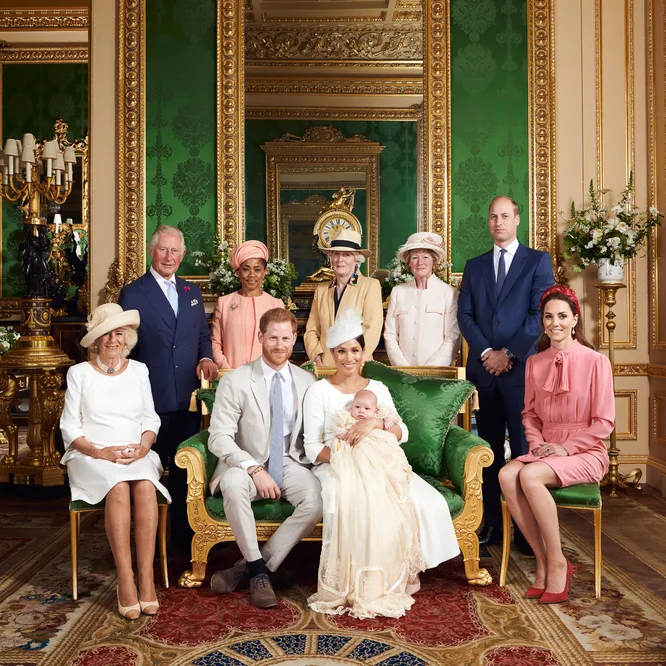 Портные принца Чарльза более 30 лет хранят куски ткани от его костюмов
