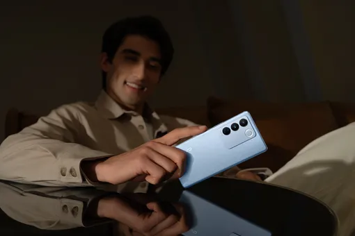 Смартфон-хамелеон: тонкий смартфон с изогнутым 3D-экраном