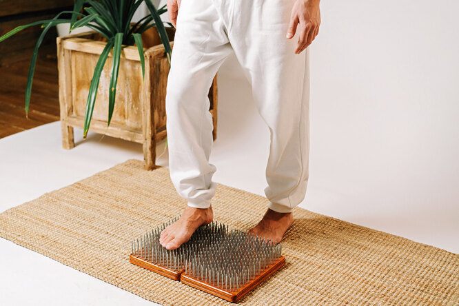 Что такое гвоздестояние? Для чего стоять на гвохдях?