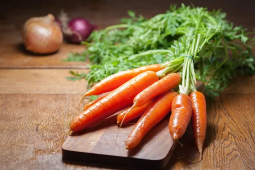 Знающие люди никогда не покупают мытую морковь в магазине — и вот почему