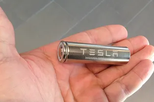 Секреты аккумулятора Tesla: что скрыто внутри?