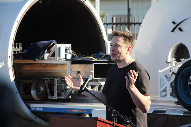 Илон Маск на презентациии Hyperloop Илон Маск на презентациии Hyperloop