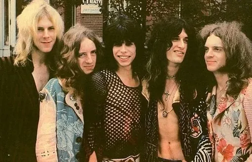 Группа Aerosmith, Стивен Тайлер в центре. 1972 год.