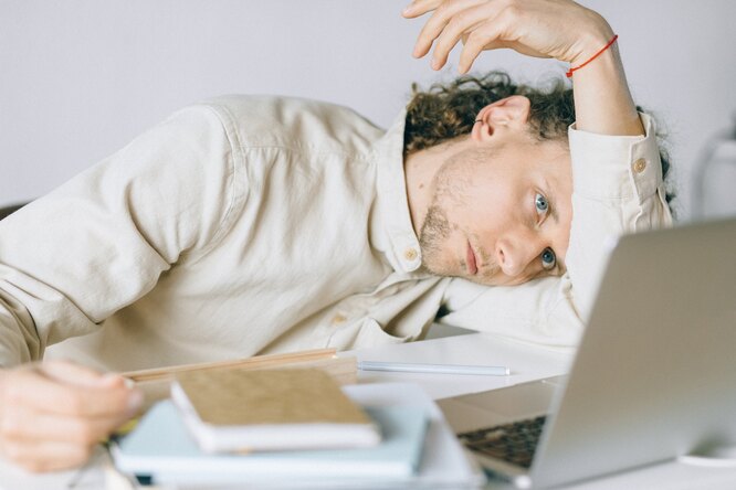 Какая работа повышает вероятность развития синдрома хронической усталости: узнайте, не в группе риска ли вы?