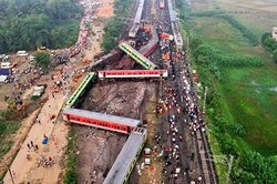 Страшная трагедия в Индии: столкновение двух поездов унесло жизни 300 человек — что известно?
