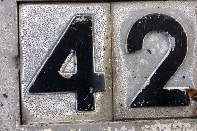 Как математику удалось решить знаменитую загадку числа 42: тайны гения