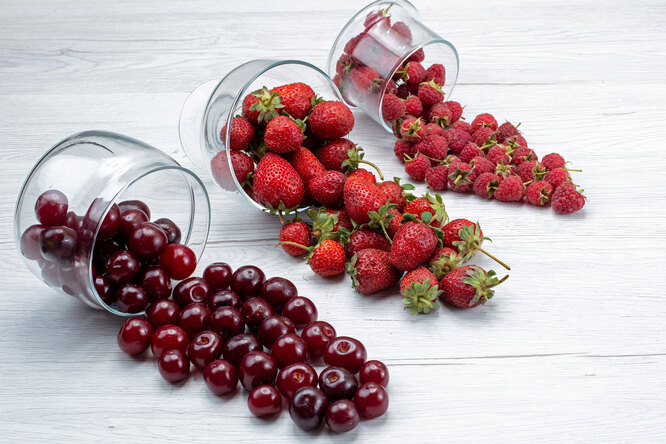 Какие ягоды самые полезные: преимущества и рецепты