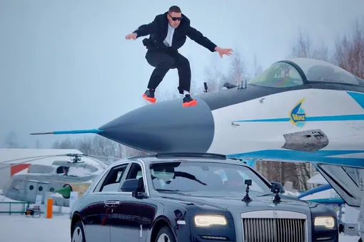 «Что заставляет людей творить такое?»: трюк российского каскадера покорил рэпера 50 Cent
