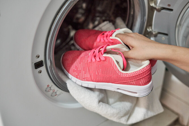 Как стирать кроссовки в стиральной машине: подробные инструкции и советы
