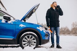 Как вытащить автомобиль из сугроба? Самый простой способ