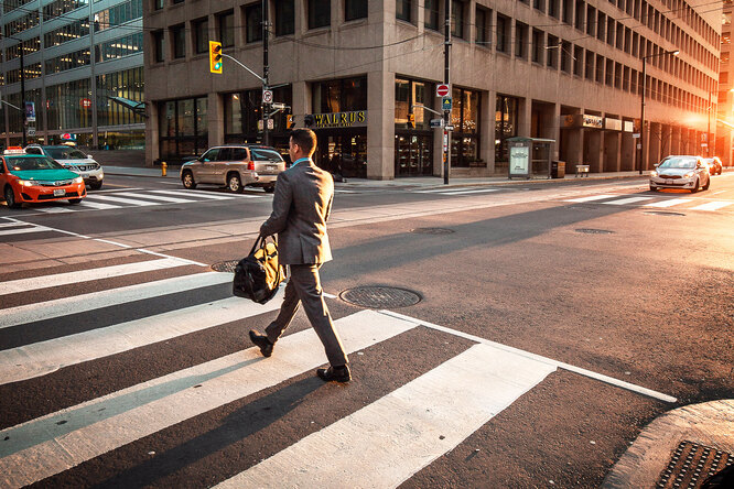 Как правильно пропускать пешеходов?