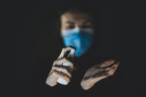 Любая маска может снизить риск заражения воздушно-капельным путем