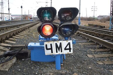 Правда ли, что рельсы железной дороги всегда под напряжением, и могут ли они убить током?