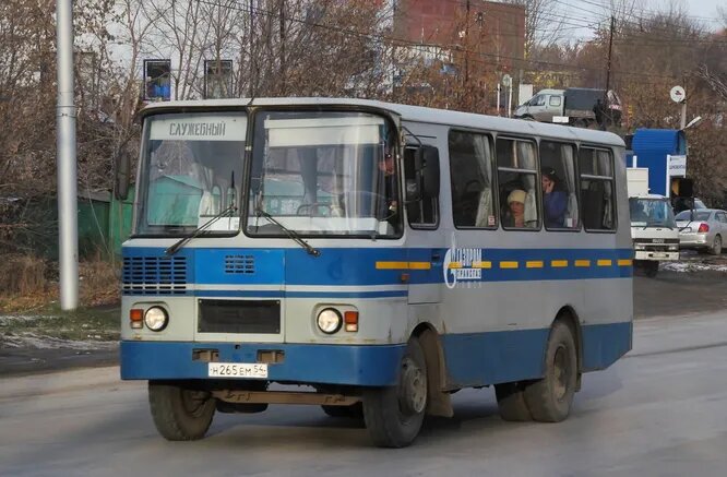 Родник-3230. Родниковский машиностроительный завод расположен в городе Родники Ивановской области и специализируется на производстве горно-шахтного оборудования. В 1996 2008 годах занимался мелкосерийным производством автобусов марки «Родник».  