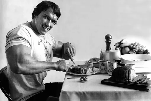 Арнольд Шварценеггер никогда не считал калорий: он пользуется другим способом для набора веса