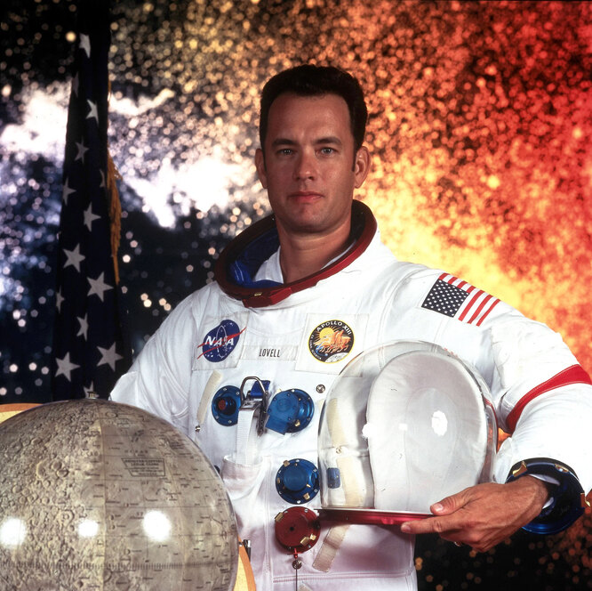 Том Хэнкс в образе астронавта в фильме «Аполлон 13» (1995)