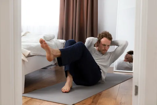 Как похудеть без спортзала за 10 минут: домашняя тренировка для занятых мужчин