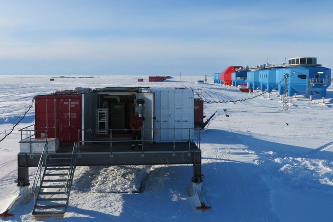 Первые антарктические станции. Исследовательская станция Halley vi. Арктическая станция Halley. Halley vi Британская Полярная станция. Антарктида станция Halley.