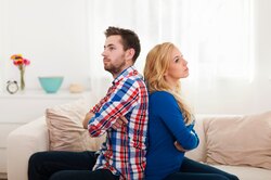Почему вам на самом деле не нужно трудиться над отношениями?