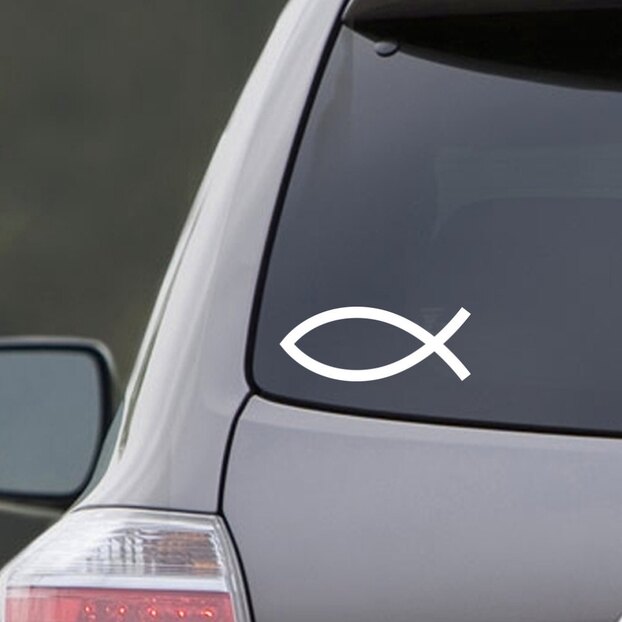Что значит наклейка-рыба на машине? Многие водители об этом и не догадываются