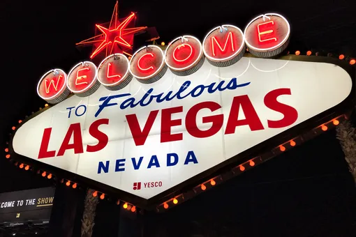 В Лас-Вегасе открыли пункт вакцинации в стрип-клубе