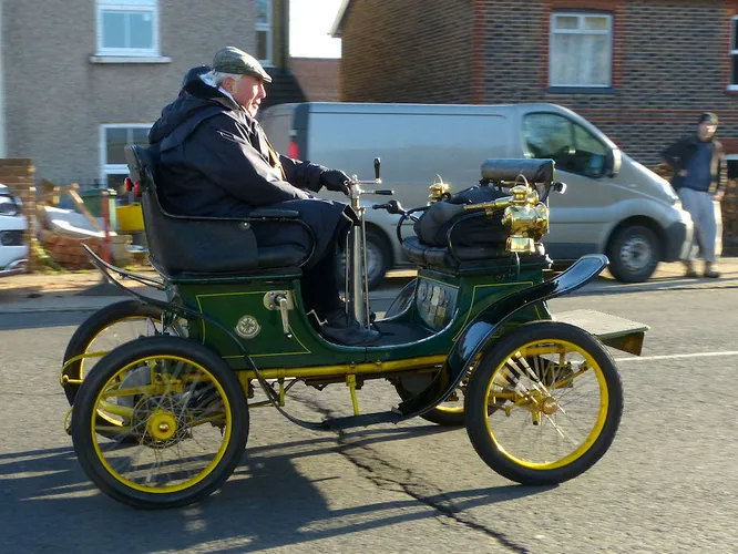 Cudell. Компания начала строить автомобили по лицензии De Dion-Bouton в 1898 году, а с 1904 по 1908 и собственные машины.