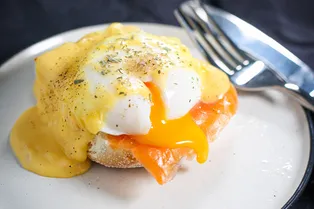 Как приготовить яйцо пашот легко и быстро: рецепты и лайфхаки