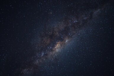 Как выглядит взрыв десятков тысяч звезд: возможно, самое эффектное событие за всю историю Млечного Пути