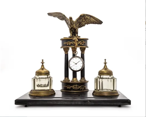 Часы, изготовленные в 1794 году фабрикой Петра Нордштейна – одним из первых часовых производств, учрежденных по указу Екатерины II.