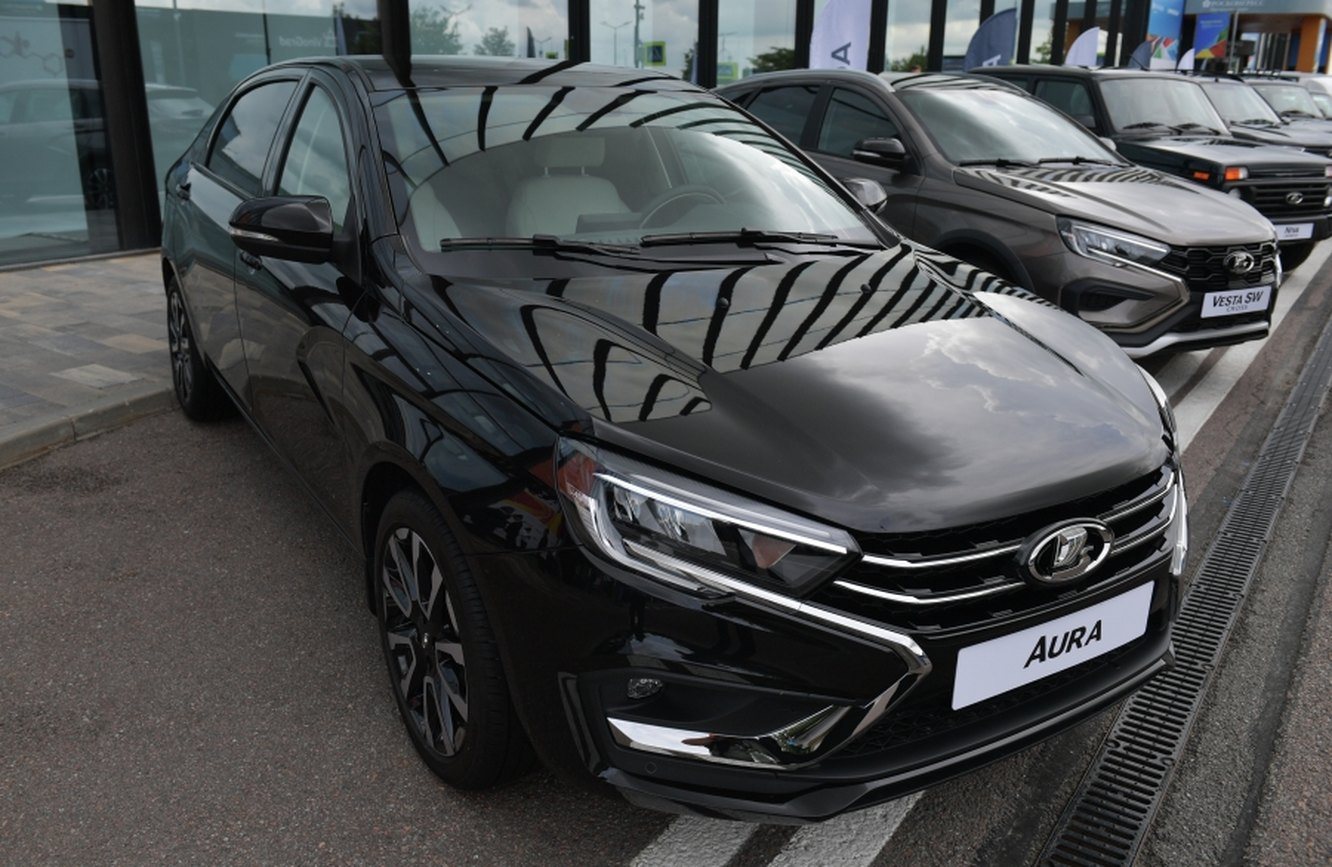    Lada Aura     