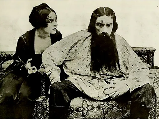 Кадр из фильма «Падение Романовых» 1917 г. Взгляд немного не тот, но тоже проникновенный