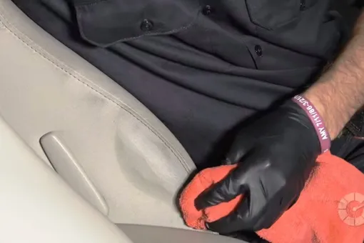 Как правильно отмыть и отчистить тканевые сиденья автомобиля