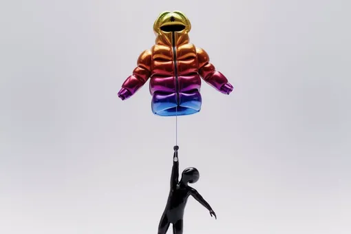 Дизайнер из Италии создал летающую куртку с гелием вместо пуха