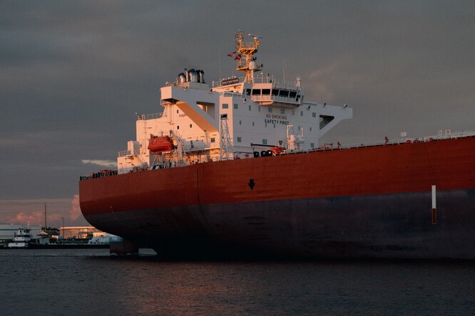 «Спасителю Суэцкого канала» наконец заплатили сверхурочные за переработку во время эвакуации танкера