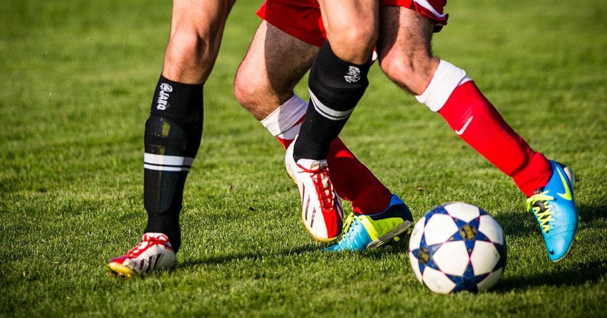 Советы врача по выбору обуви для футбола и мини-футбола