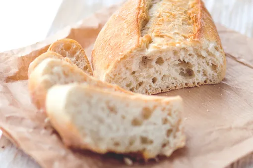 Чем опасна плесень на хлебе?