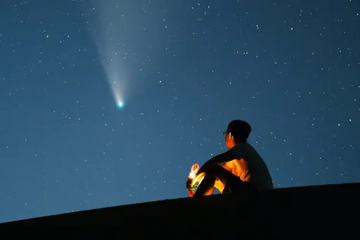 Один раз в 437 лет: жители Земли смогут увидеть открытую месяц назад комету