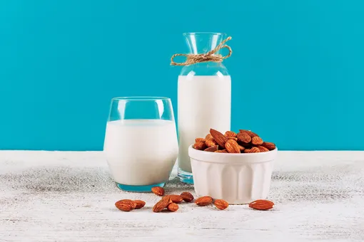 Что полезнее для организма — растительное молоко или обычное коровье