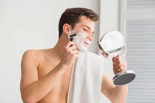 Что брить мужчине: как избавиться от волос в интимной зоне
