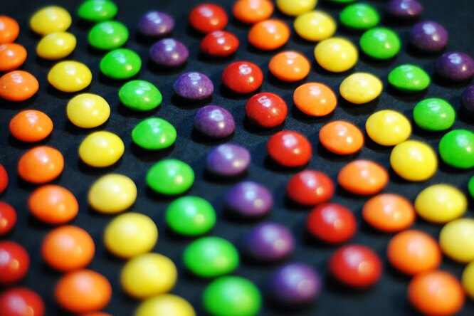 Блогер попытался приготовить гигантский Skittles весом в 78 килограммов и попал в больницу Блогер попытался приготовить гигантский Skittles весом в 78 килограммов и попал в больницу