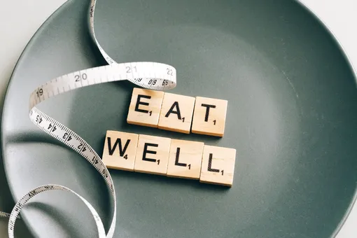 Может ли чрезмерное переедание влиять на ожирение: мнение ученых