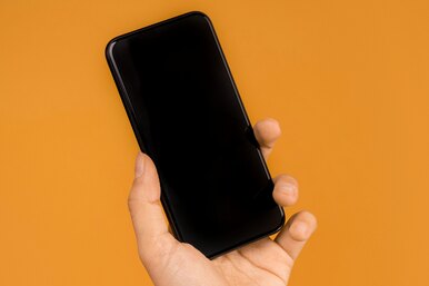 Вы нашли чужой смартфон: не сочтут ли вас вором, если отнести его в полицию?