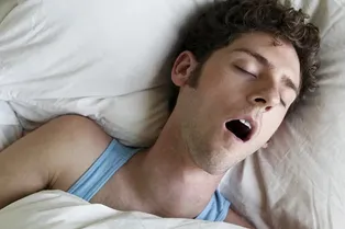 Что происходит с телом человека за время сна?