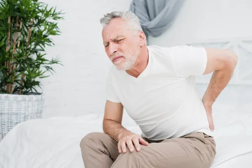 Как сохранить здоровый позвоночник после 40 лет: 6 лайфхаков от боли в спине